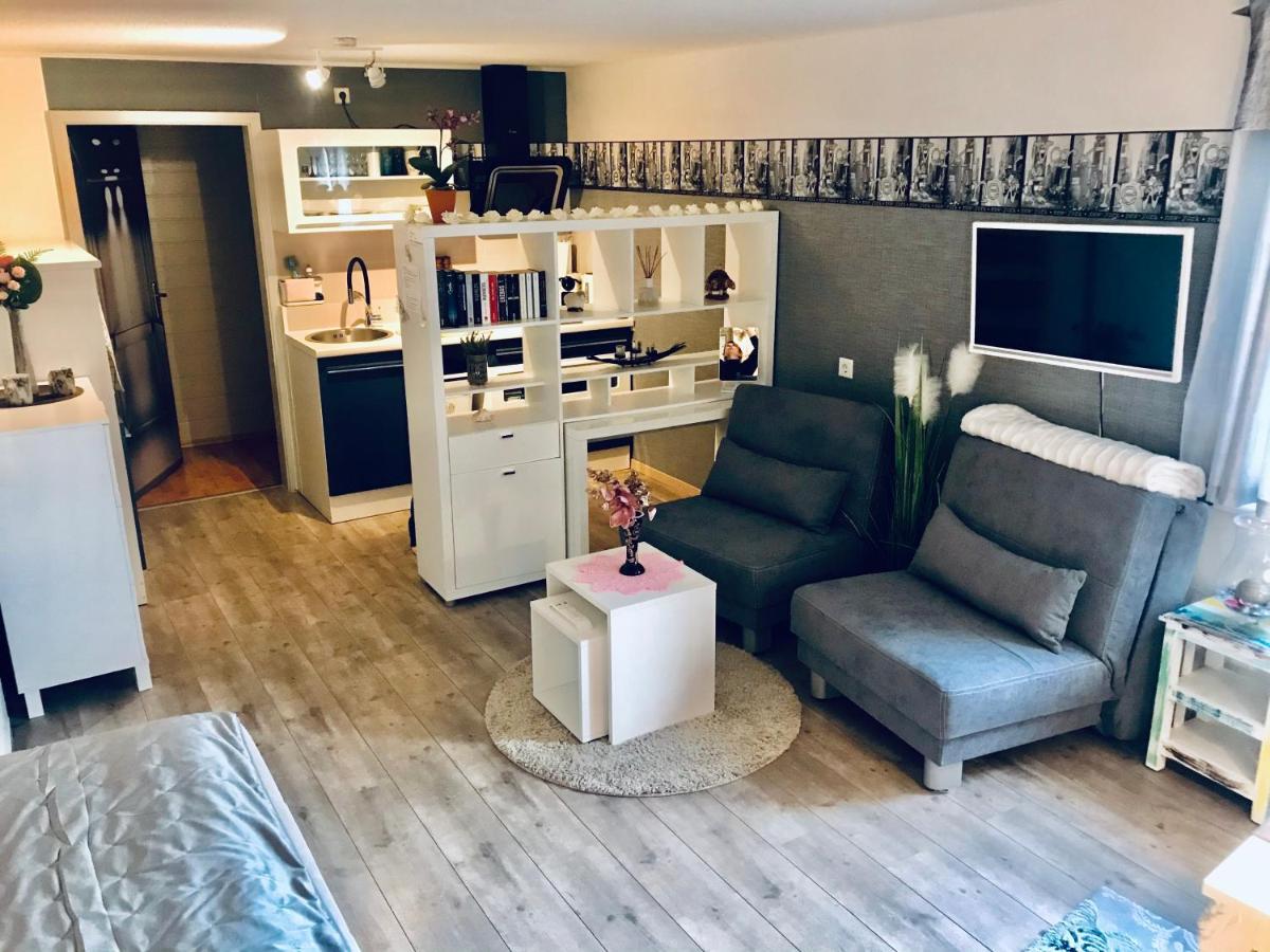 Wohnung Mit Charme, Netflix Райнщетен Екстериор снимка