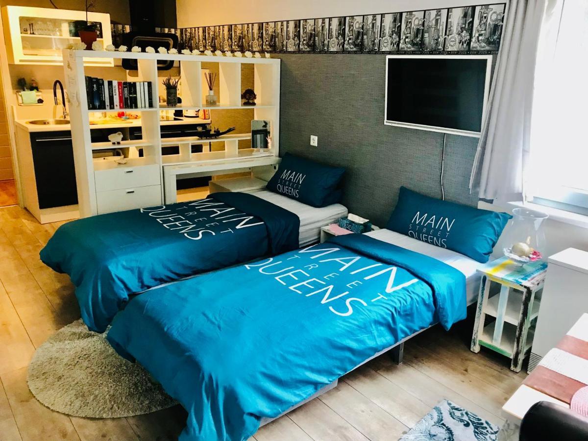 Wohnung Mit Charme, Netflix Райнщетен Екстериор снимка