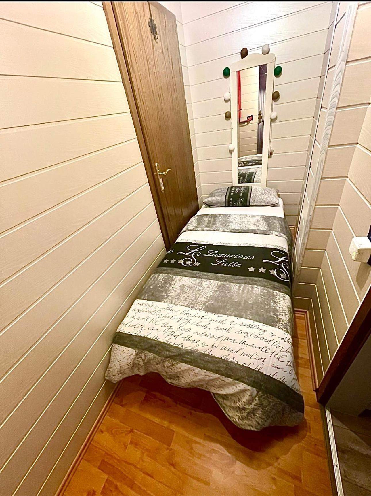 Wohnung Mit Charme, Netflix Райнщетен Екстериор снимка